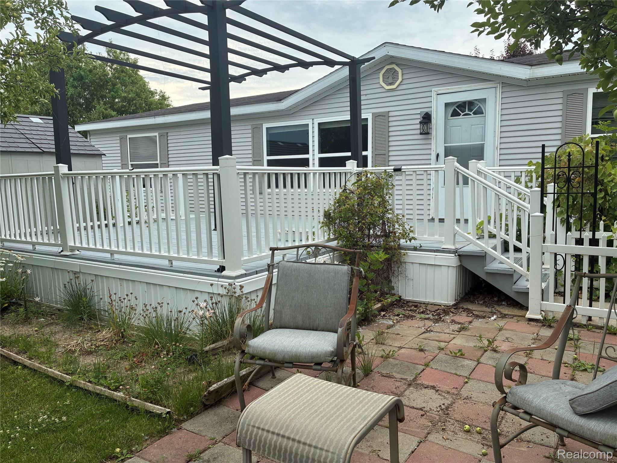 7364 Kings Court — photo