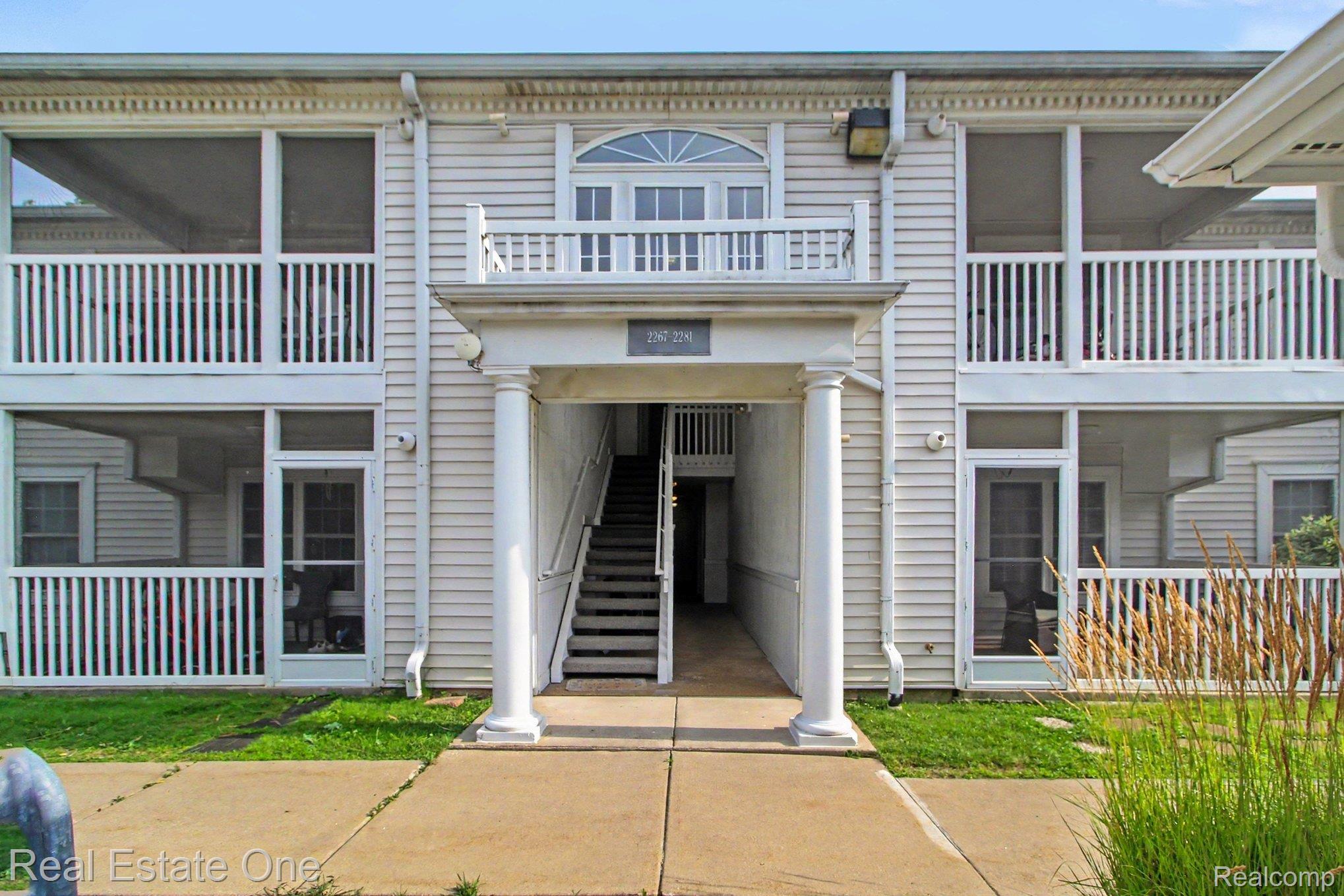 2271 S Main Street — photo