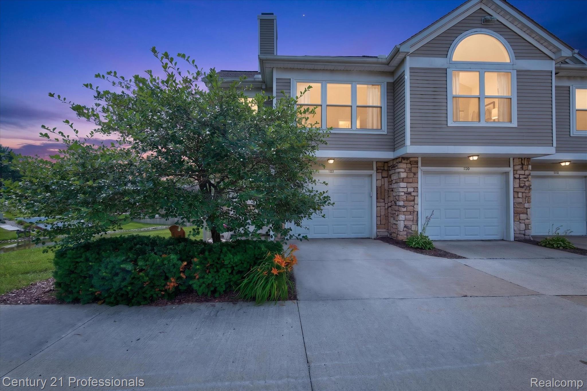 1737 Coburn Court — photo