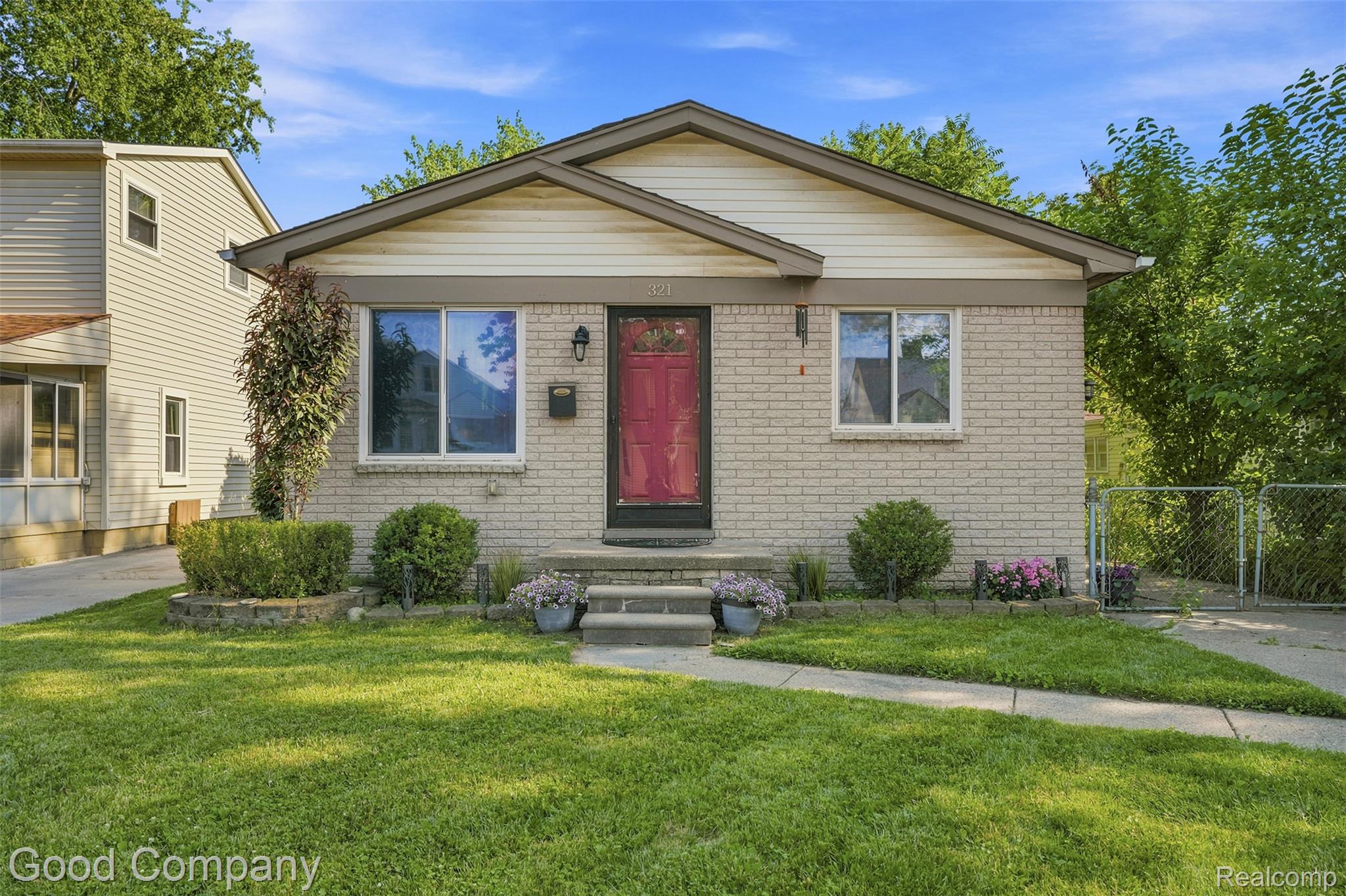 321 Manatee Avenue — photo
