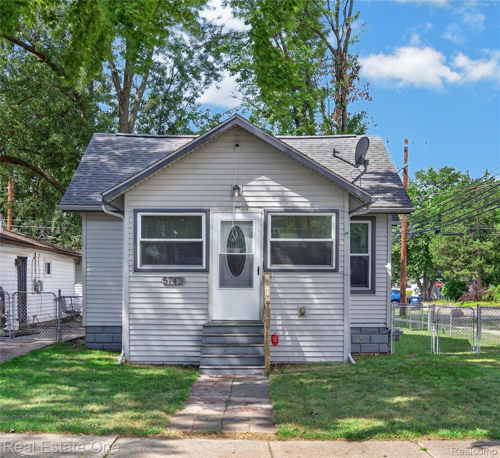 5749 Wilmer Street NW — photo