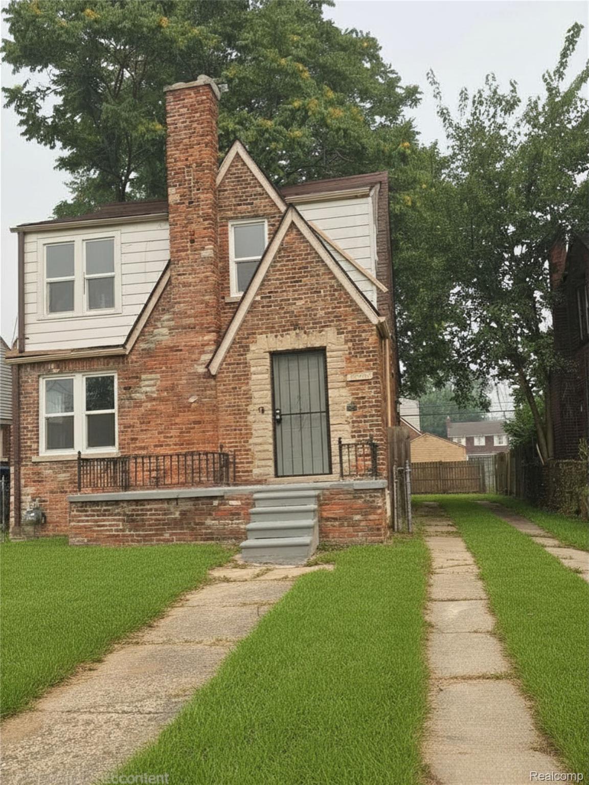 15008 Strathmoor Street — photo
