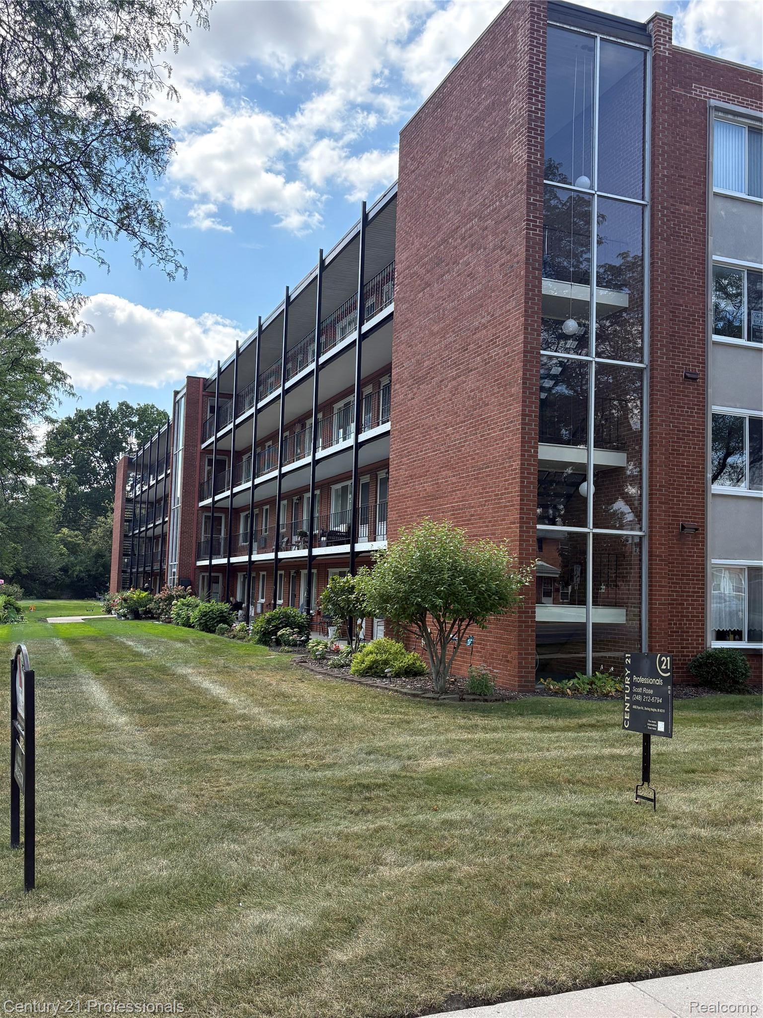 2820 Woodslee Drive 301 — photo