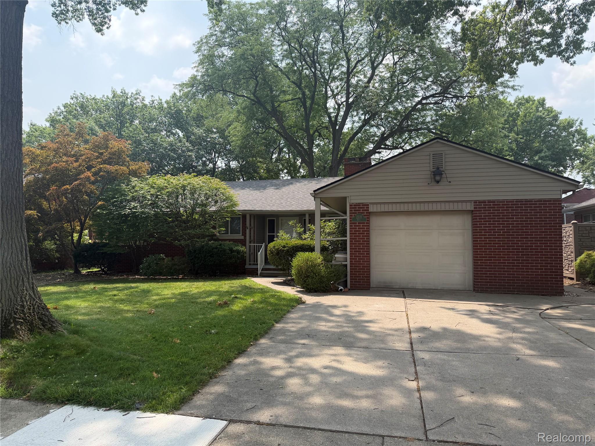2221 Davis Street — photo