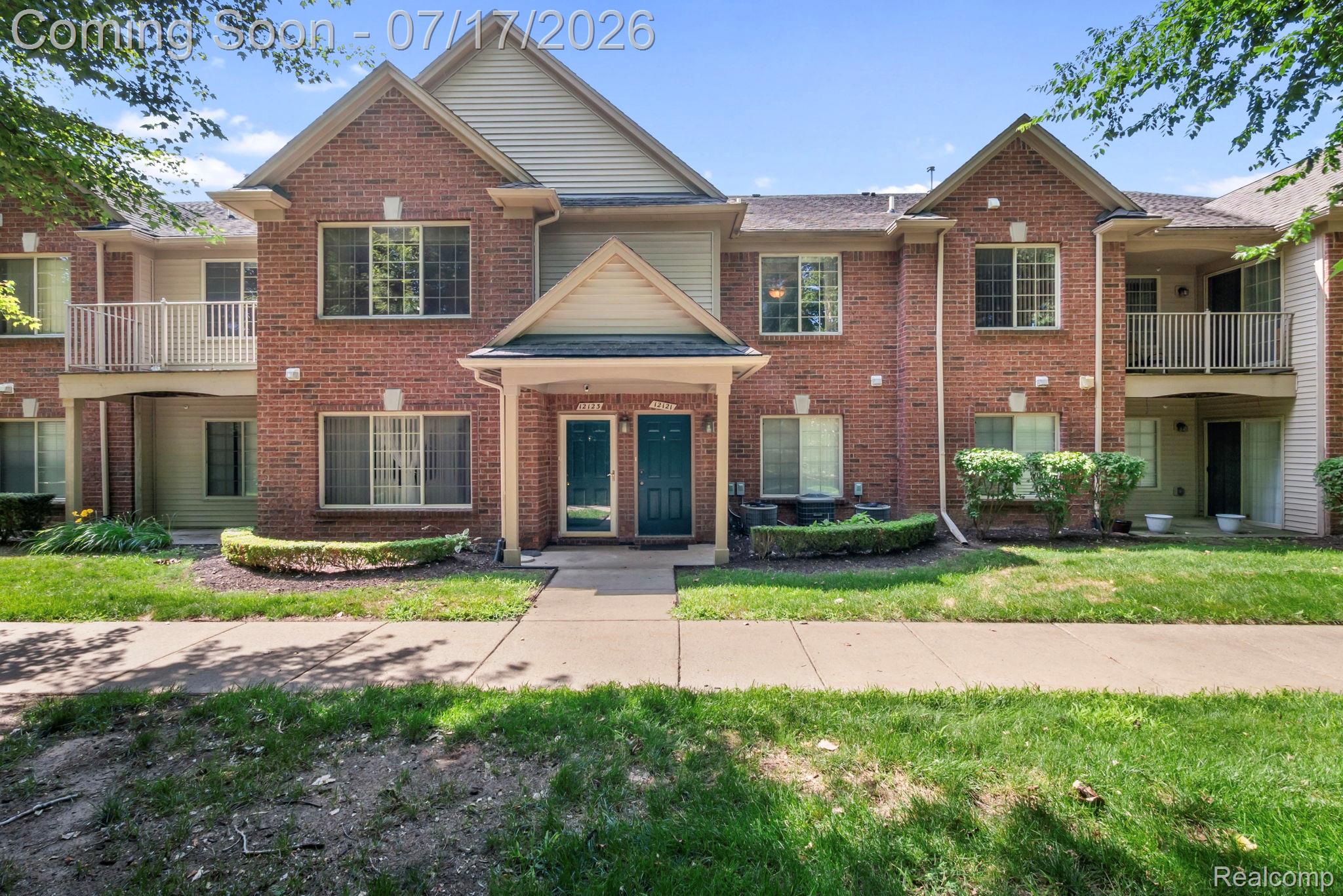 12121 Hidden View Court — photo