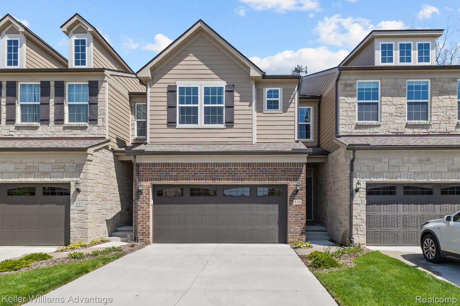 836 Addison Circle — photo