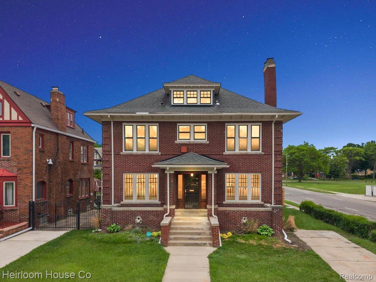 1755 W Boston Boulevard — photo