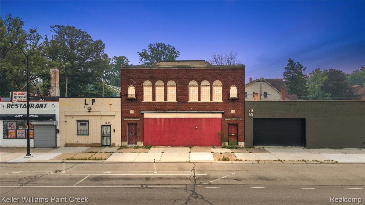 16014 E Warren Avenue — photo