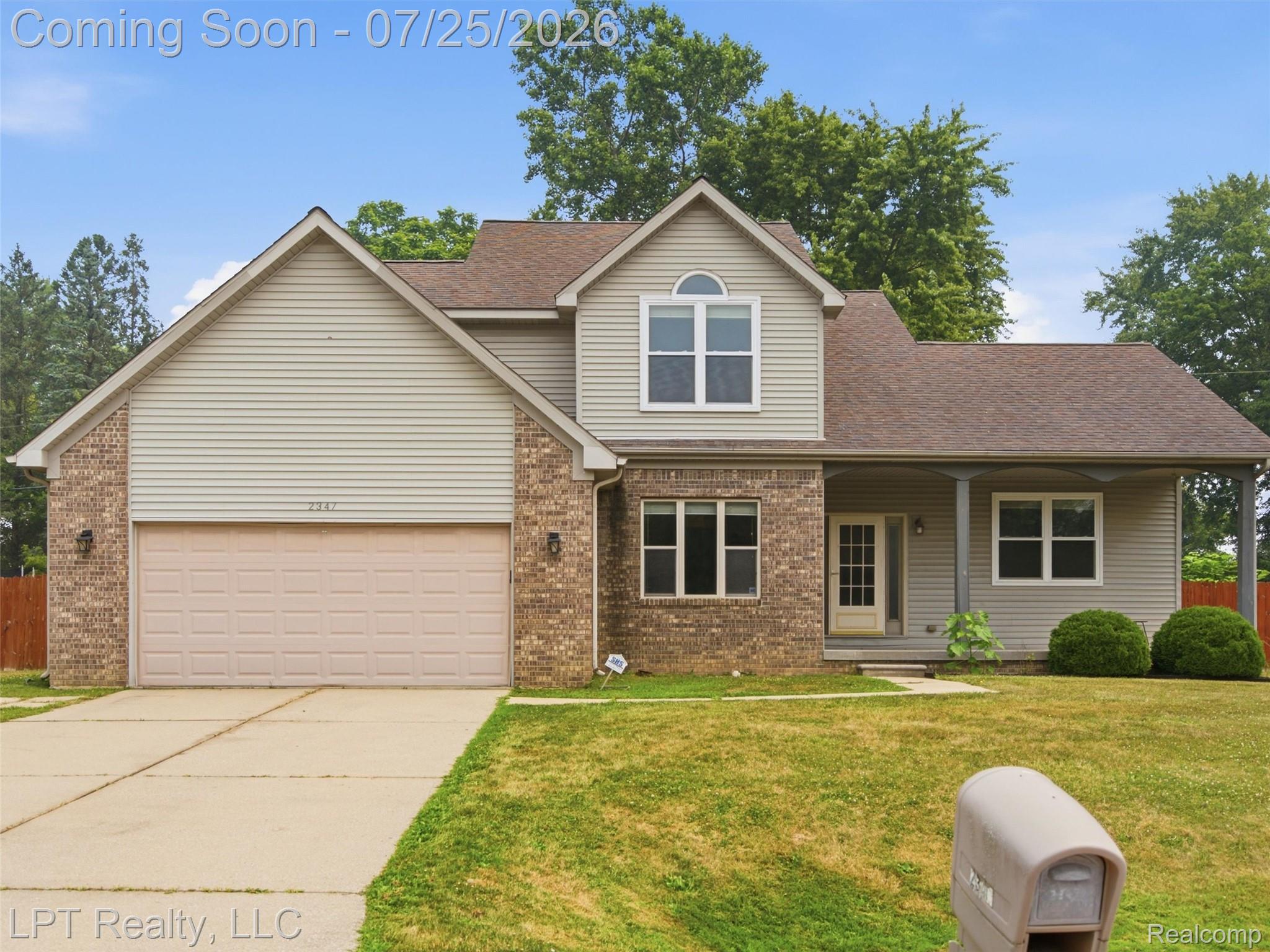 2347 Meadowlane Court — photo