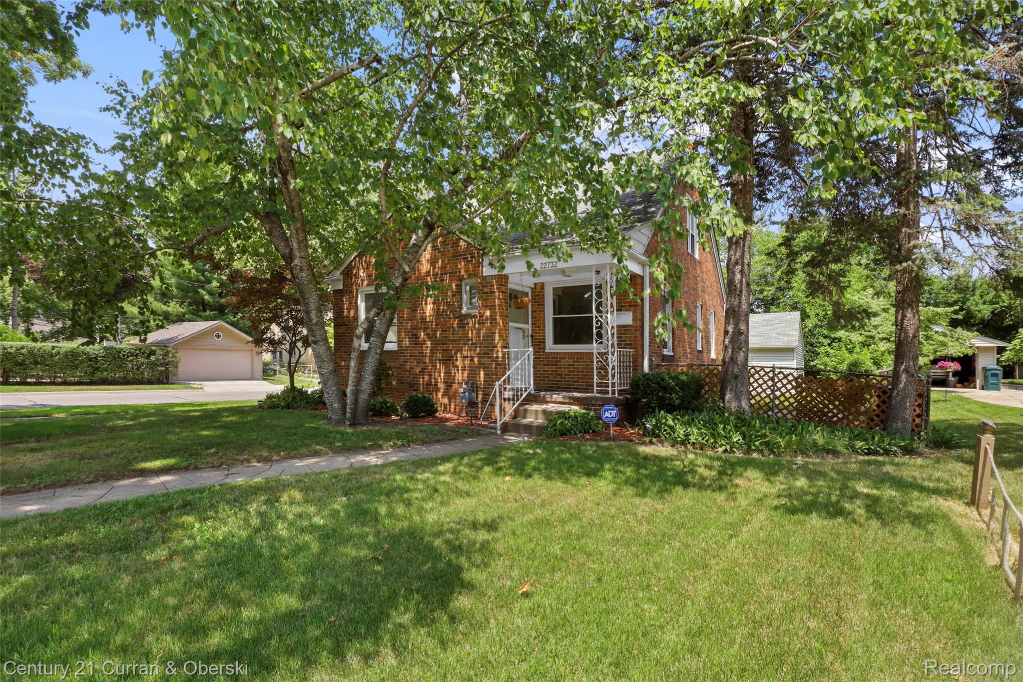 22732 Madison Street — photo