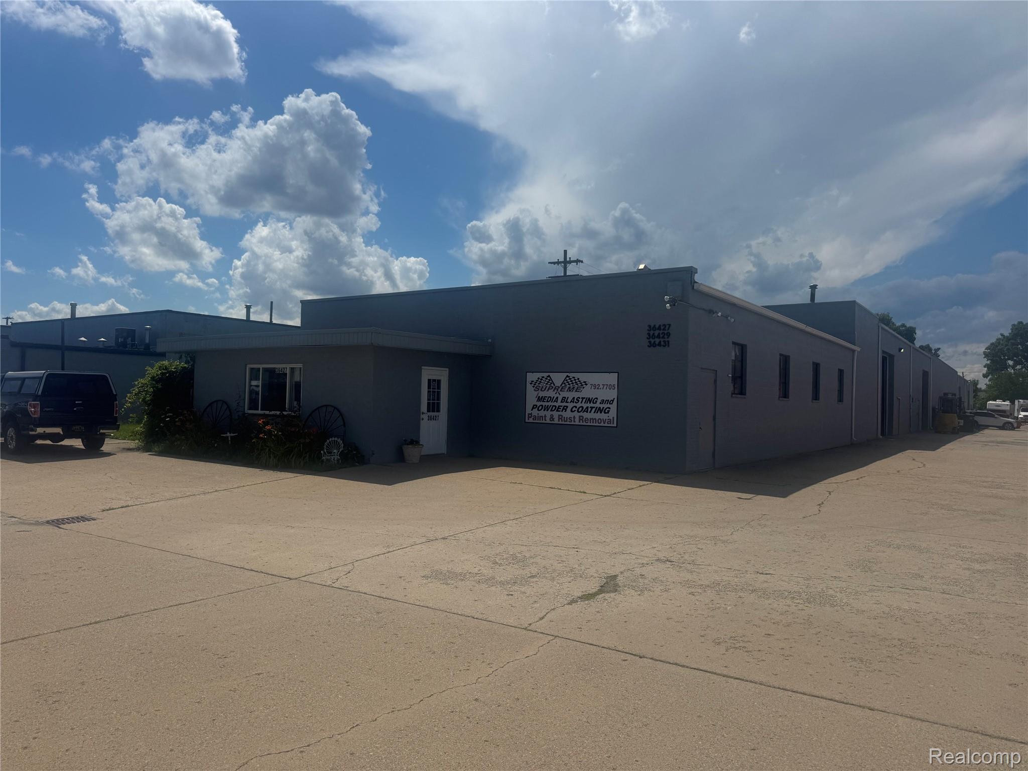 36425 Groesbeck Highway — photo