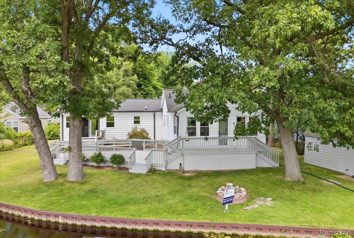 845 S Lakeside Drive — photo