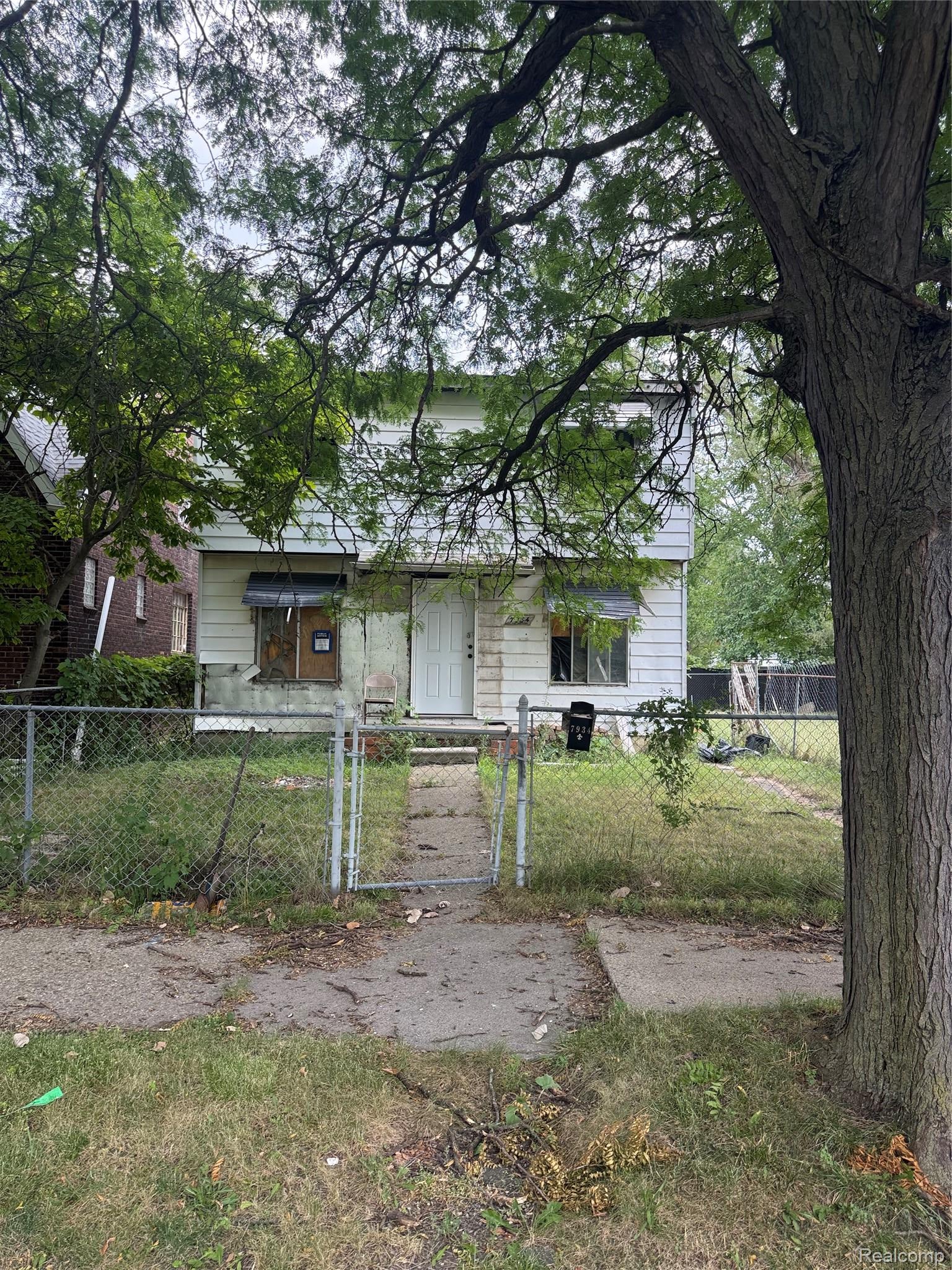 7934 Frontenac Street — photo