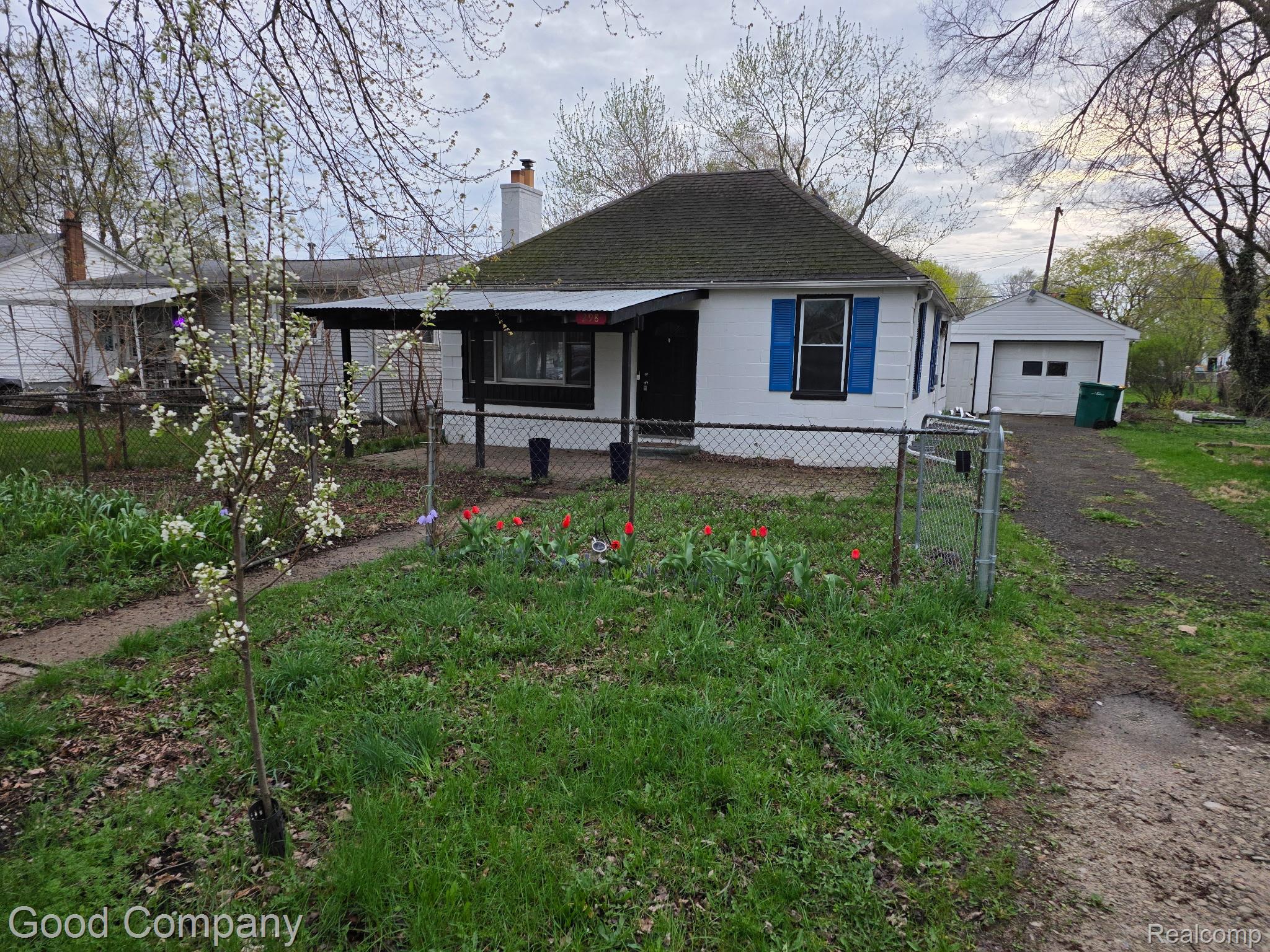 298 Oregon Street — photo