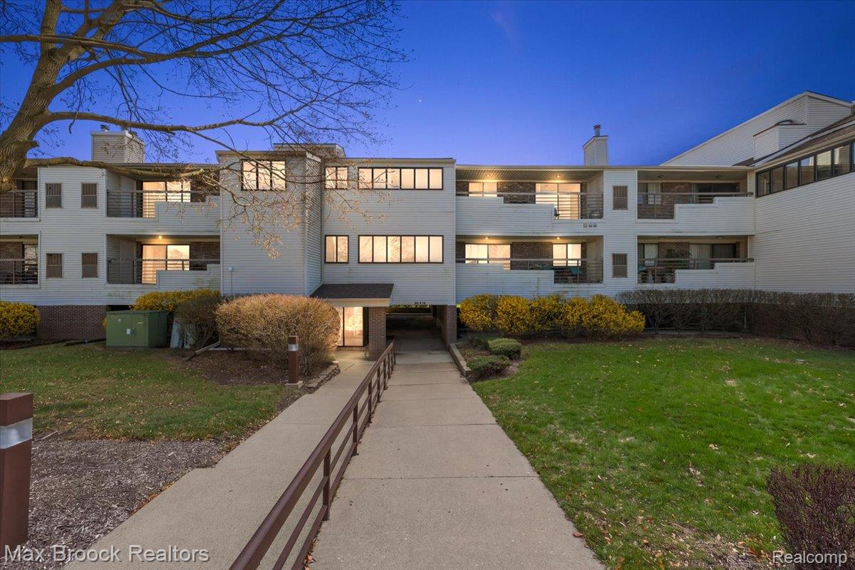 30414 Orchard Lake Road 29 — photo