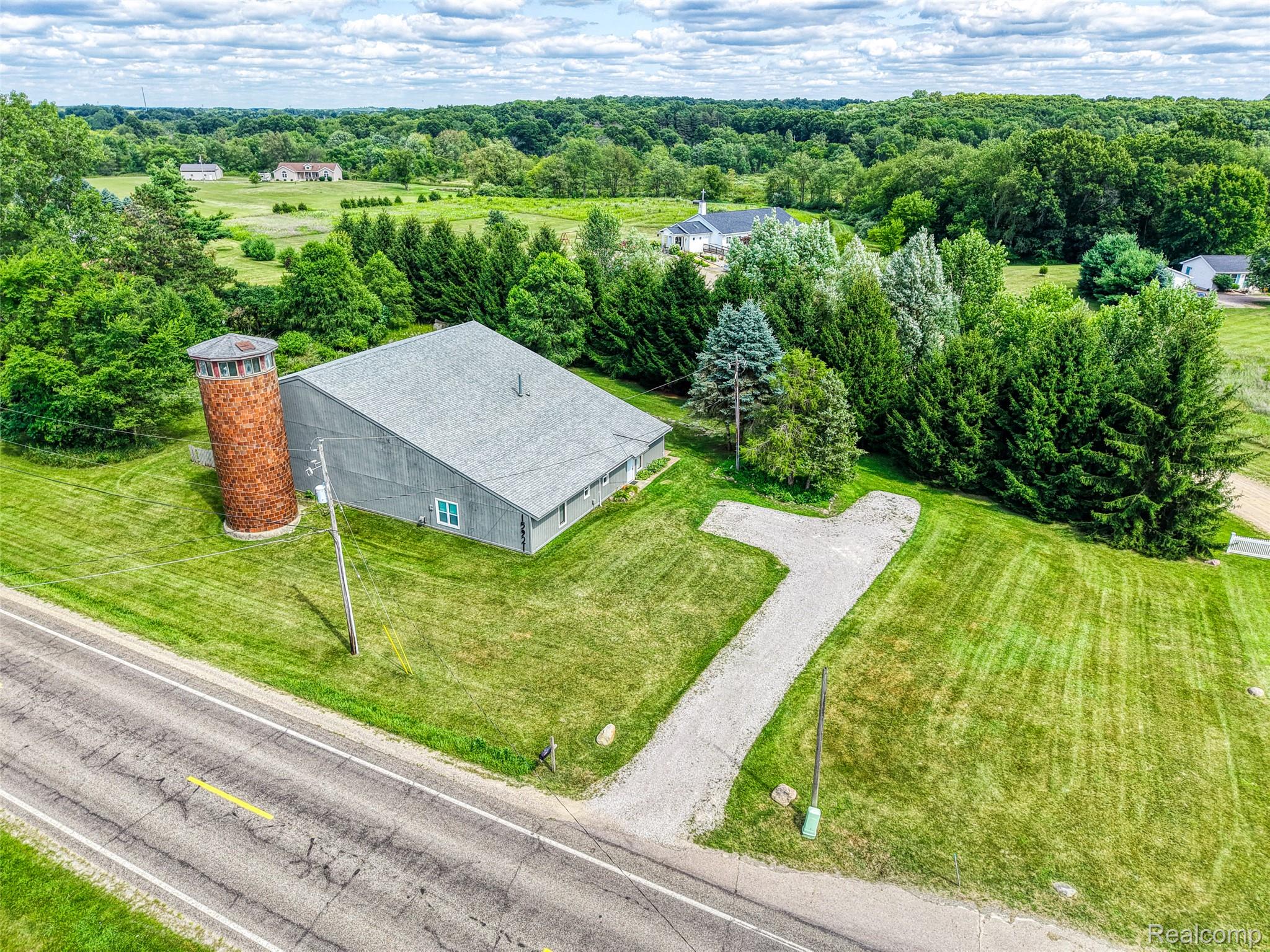 15921 W M 36 — photo