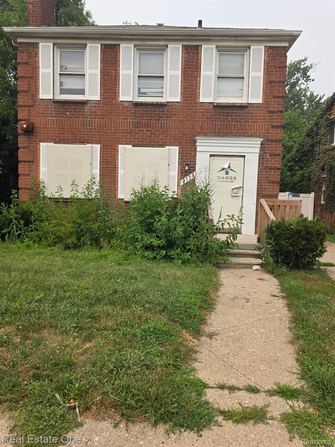 8728 7 Mile Road — photo