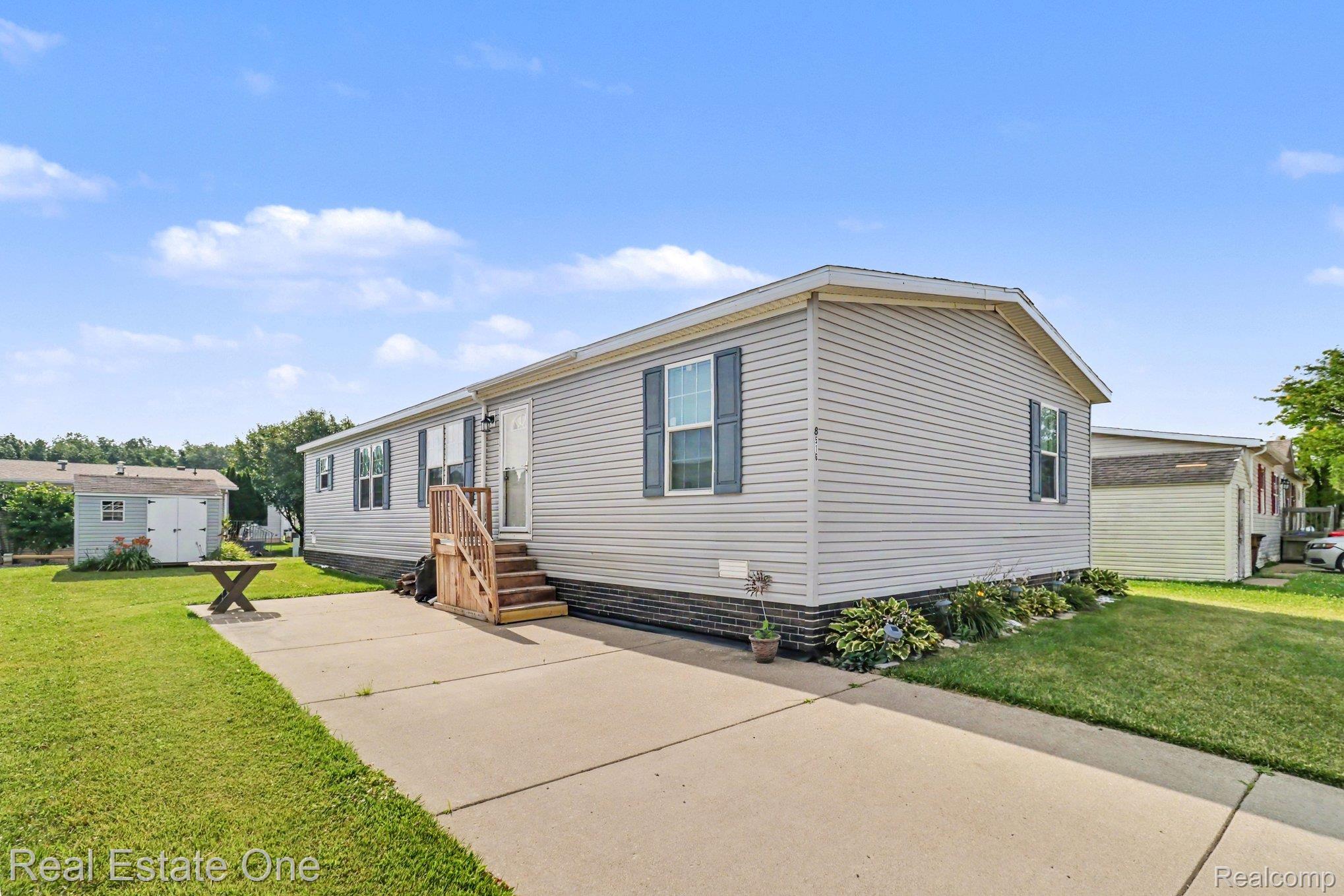 8516 Michael Drive — photo