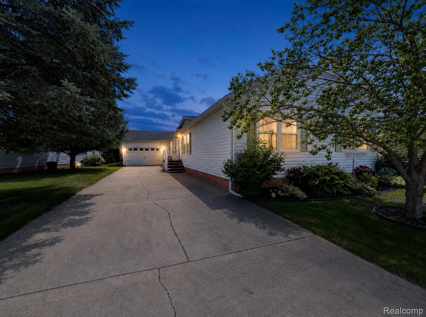 551 Twin Lakes Drive — photo