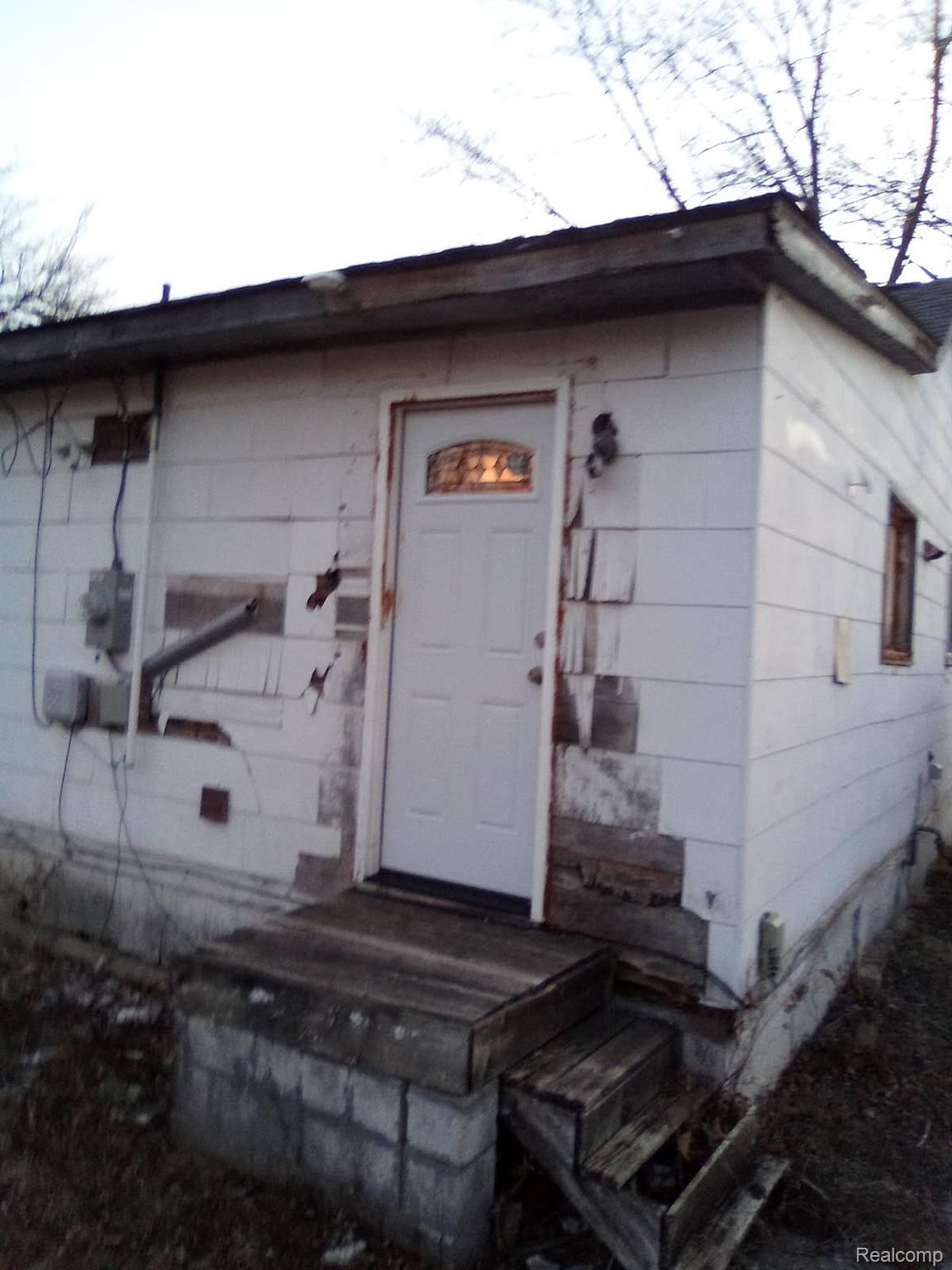 17199 Hamburg Street — photo
