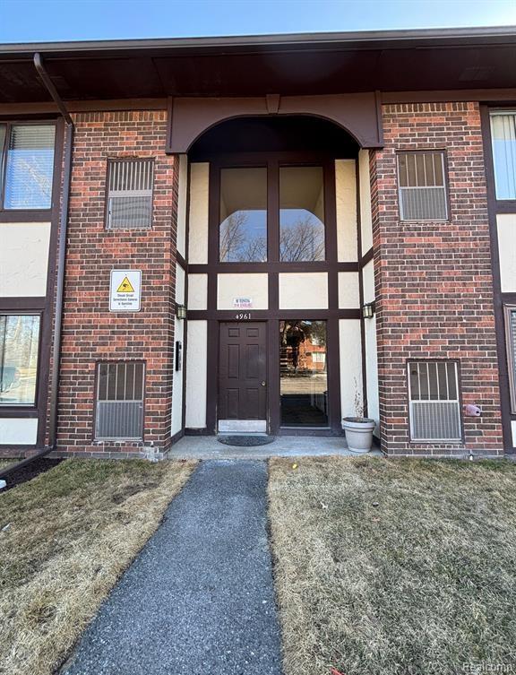 4961 E 10 Mile Road — photo