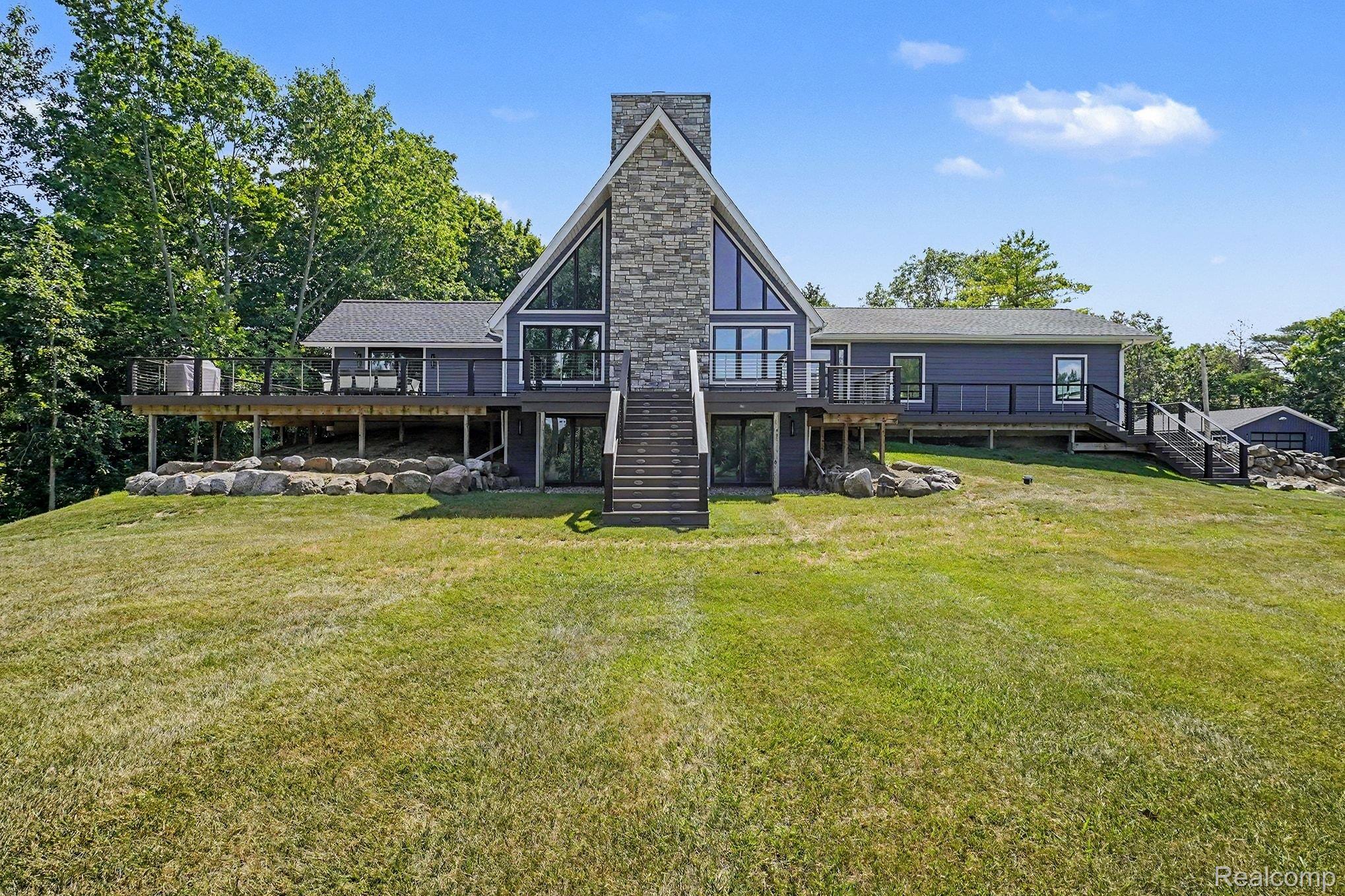 3900 Waterland Drive — photo