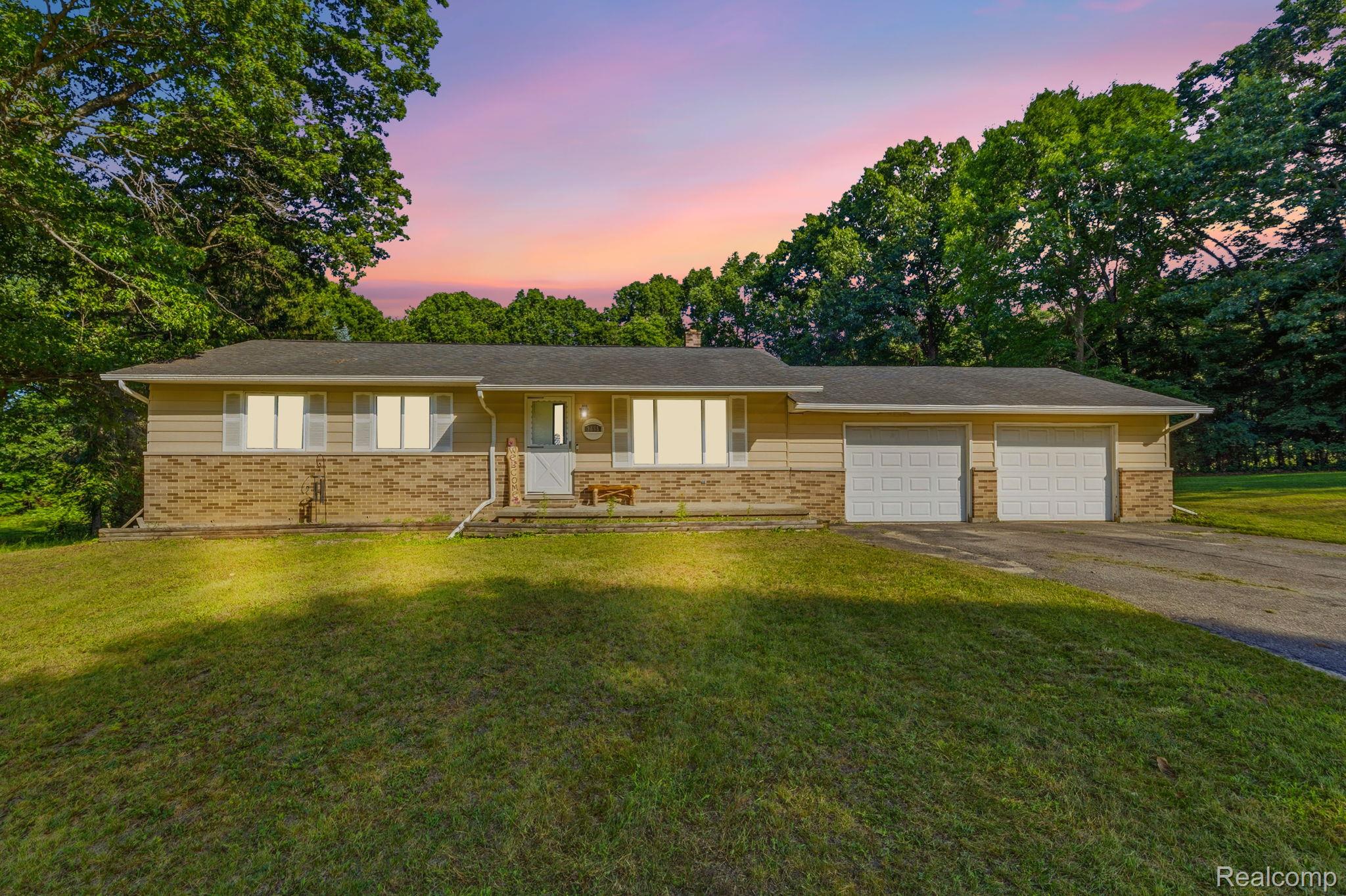 3685 Chesterfield Drive — photo