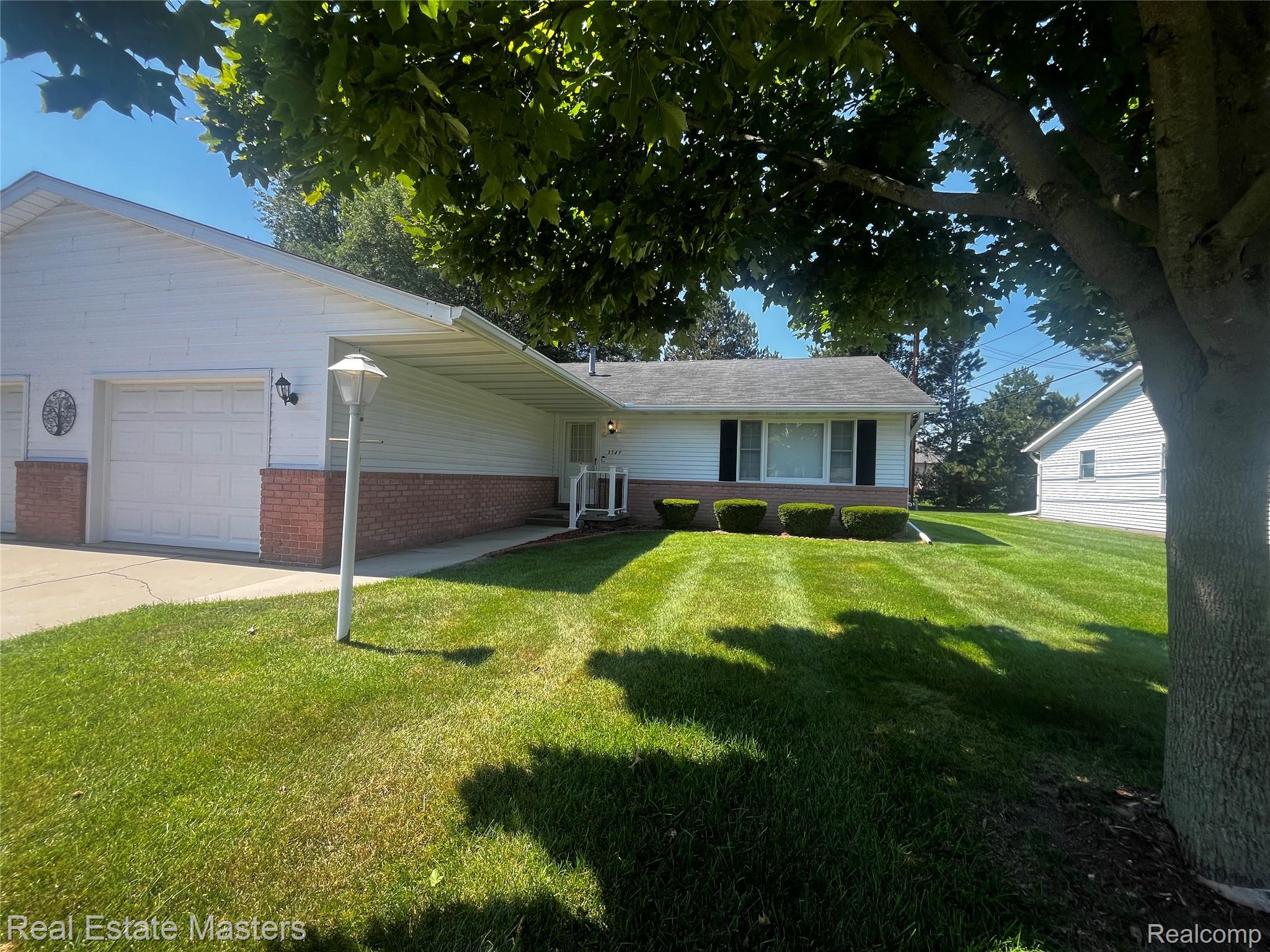 3549 Holland Park Lane 2 — photo
