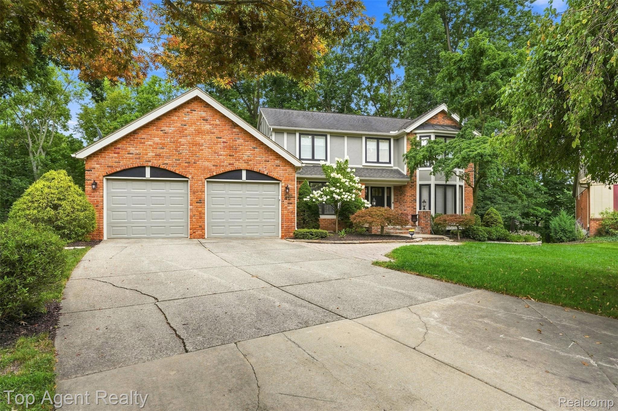 412 Streamview Court — photo