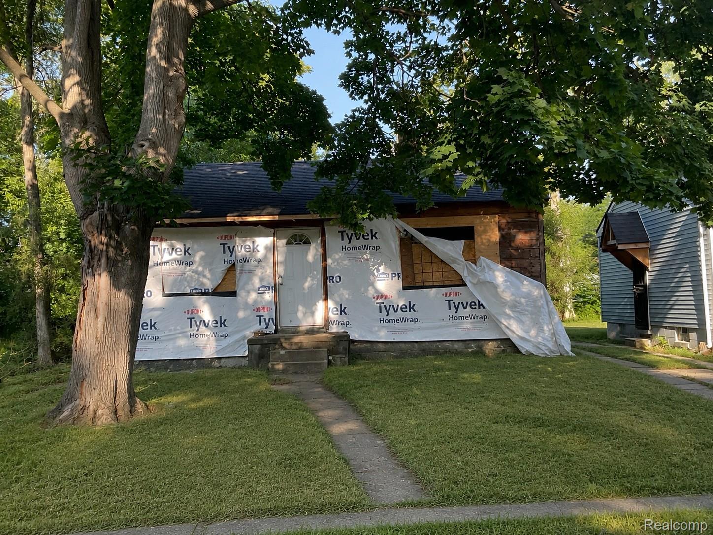 19454 Ferguson Street — photo