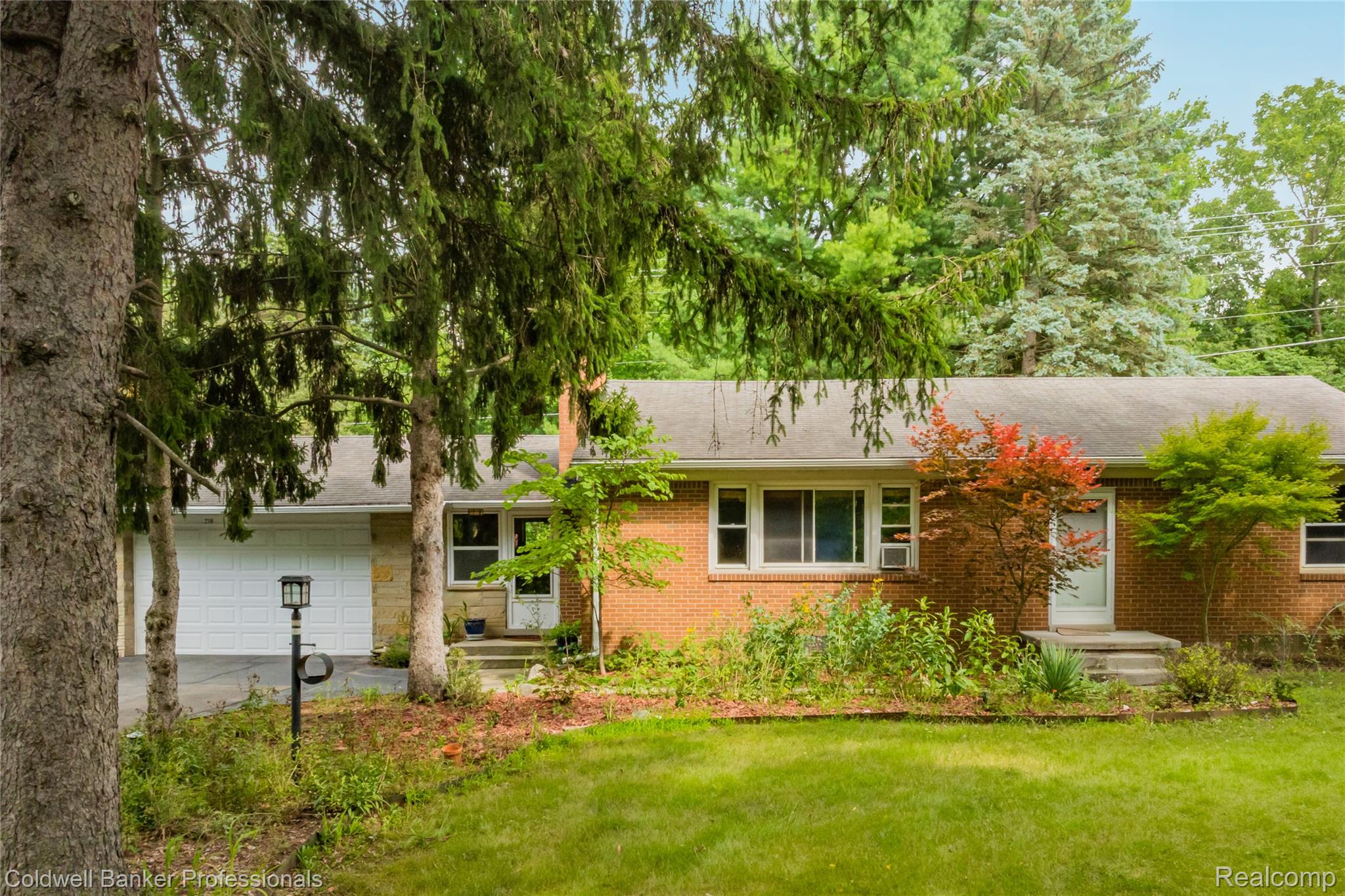 2318 N Newport Road — photo