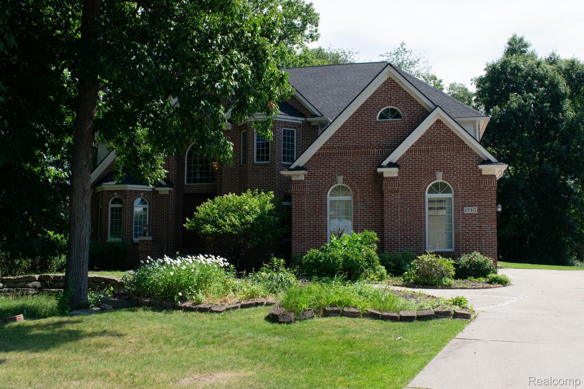 1715 Hamilton Drive — photo