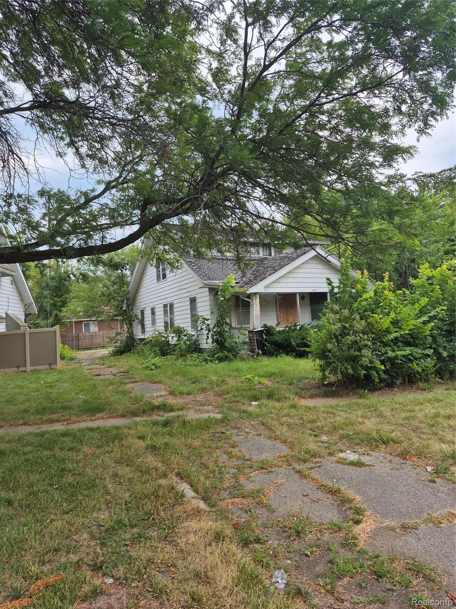 1402 Welch Boulevard — photo