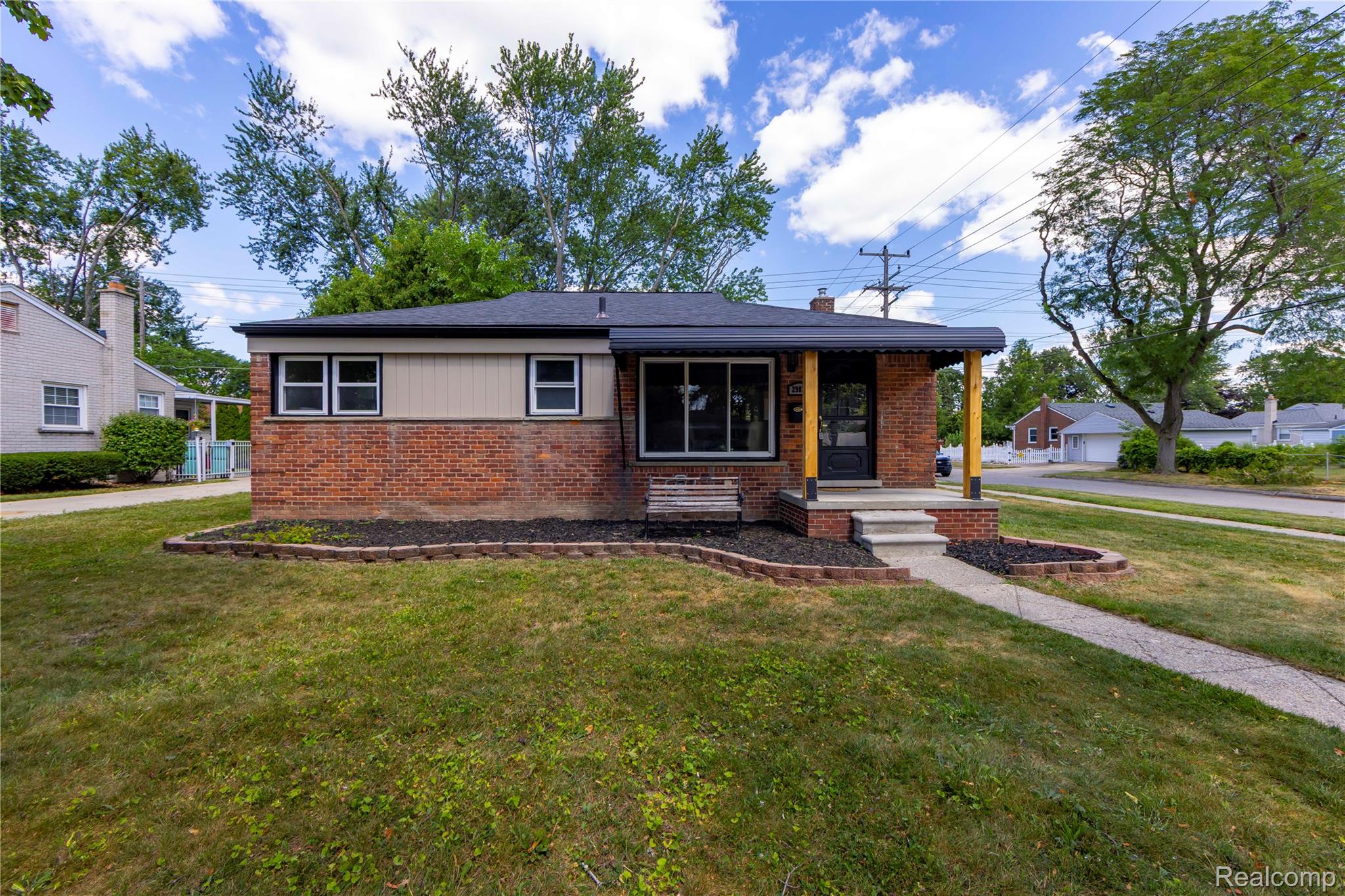 29824 Hathaway Street — photo