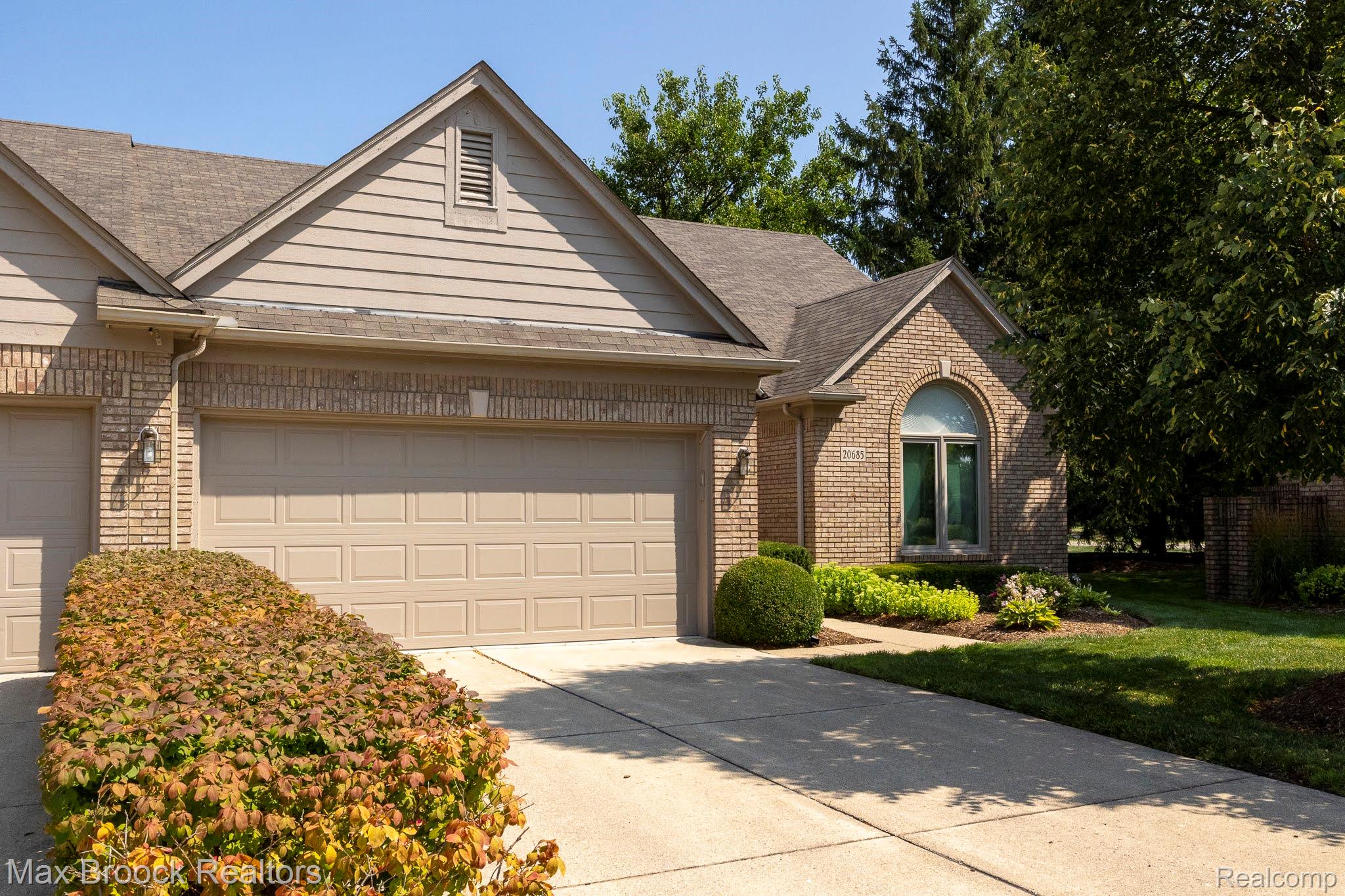 20685 Hillsboro Drive — photo