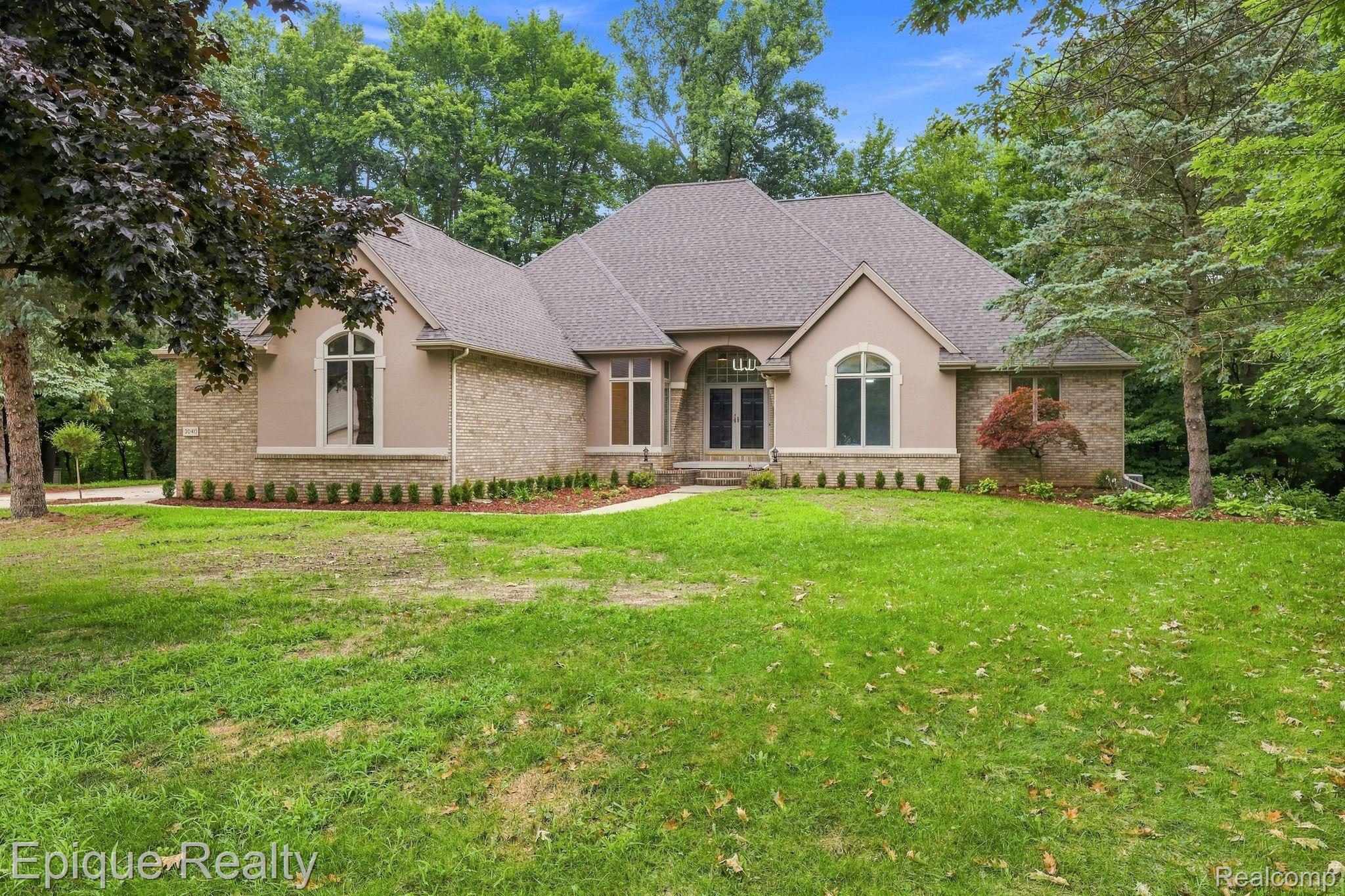 3040 Oak Moss Court — photo