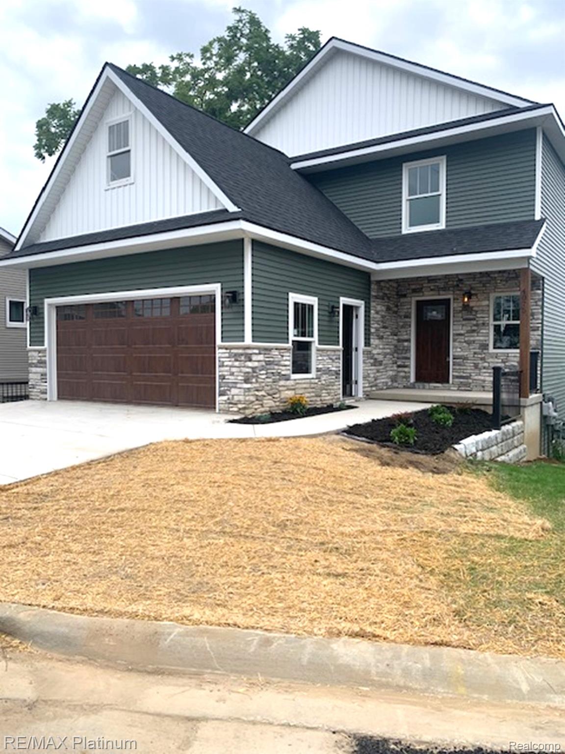 4075 Highcrest Drive — photo