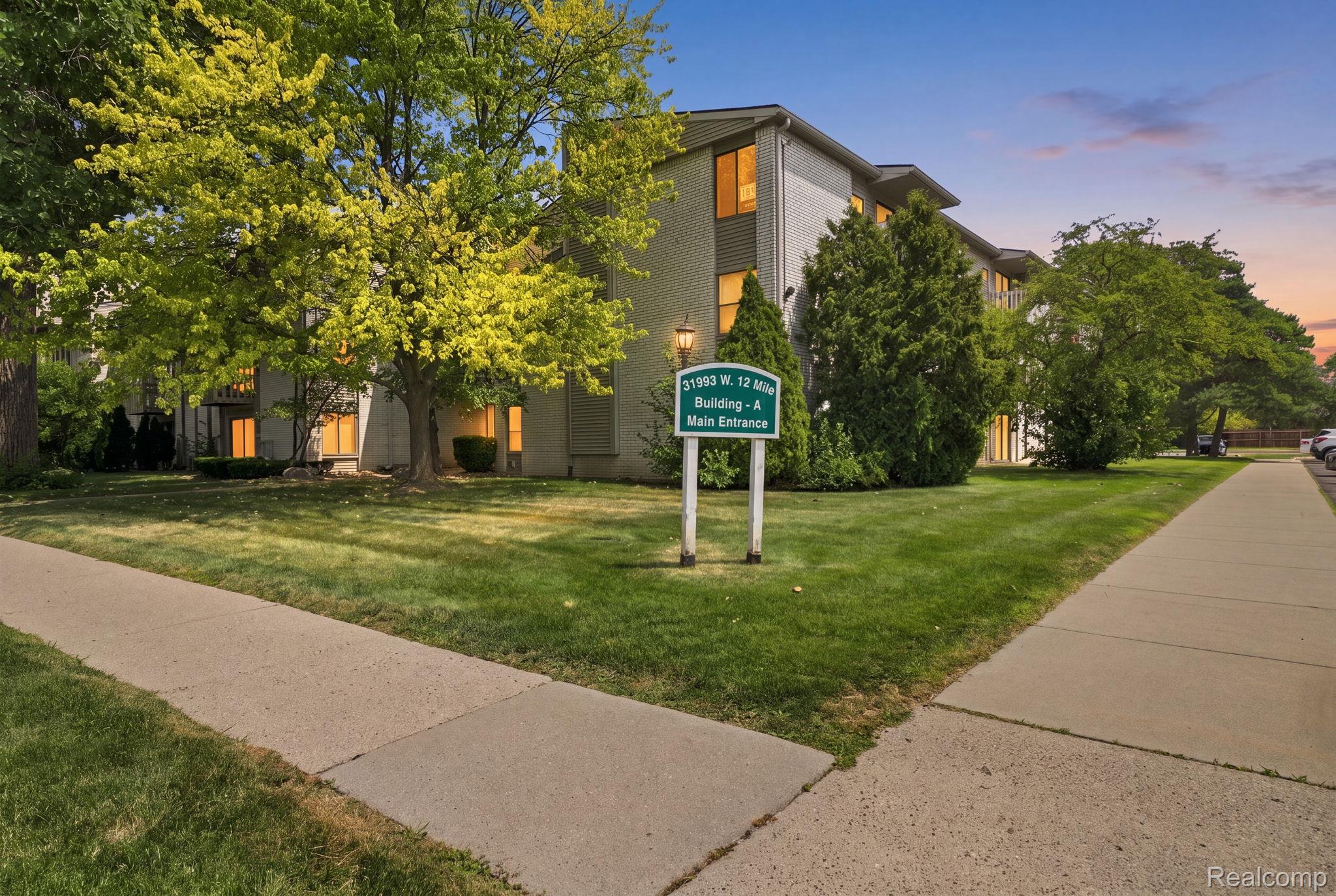 31993 W 12 Mile Road Unit 208 — photo