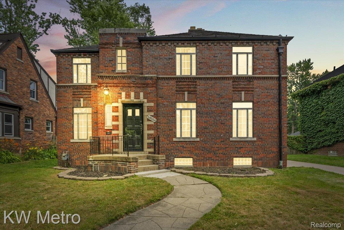 14554 Woodmont Avenue — photo