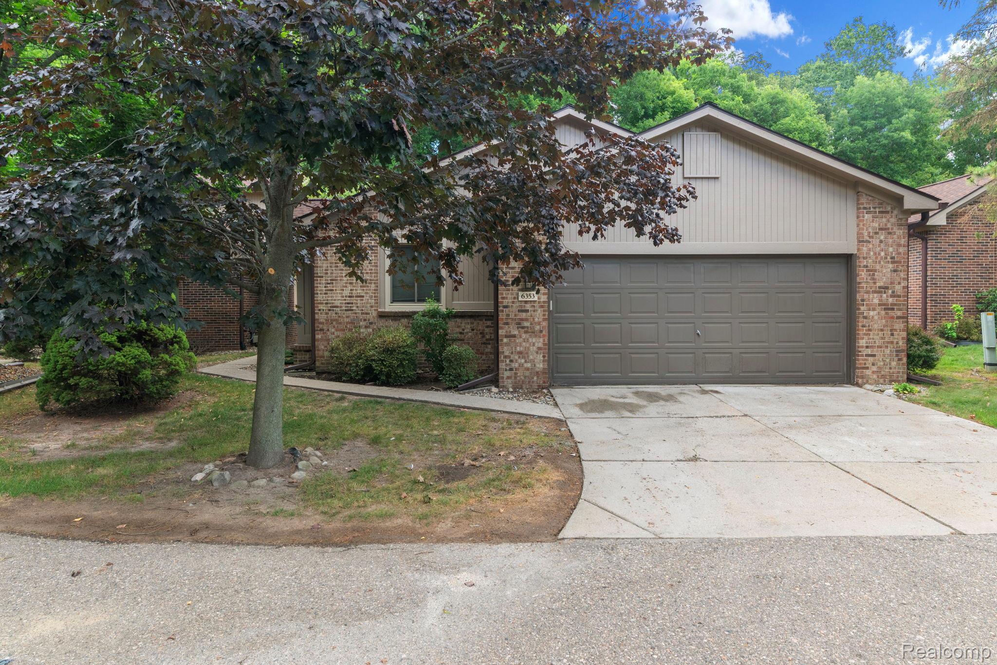 6353 Brookview Lane — photo
