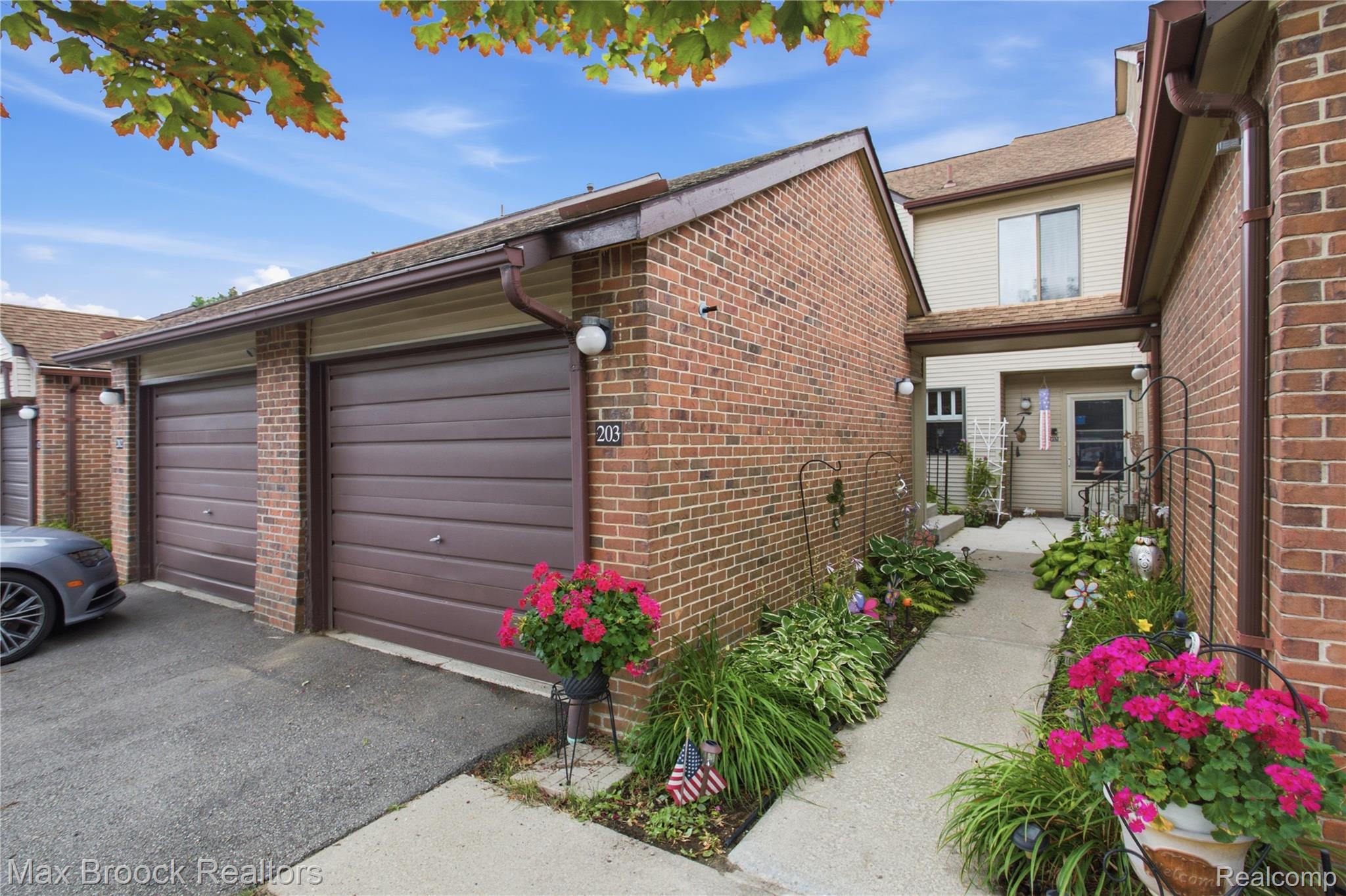 6580 Ridgefield Circle 203 — photo