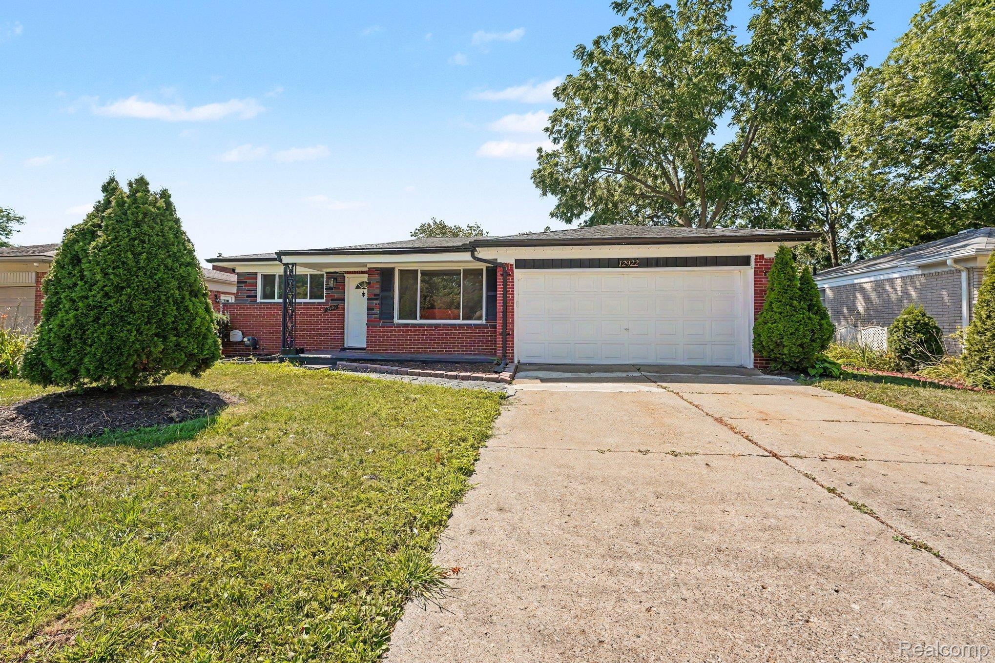 12922 E 13 Mile Road — photo