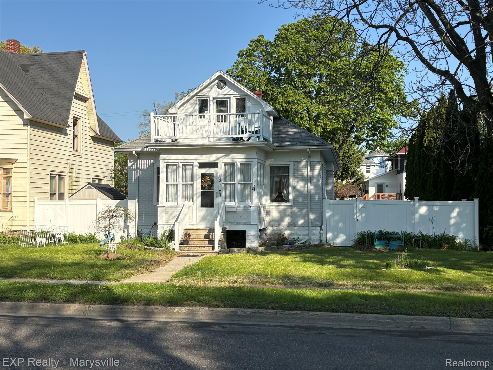 3809 Electric Avenue — photo