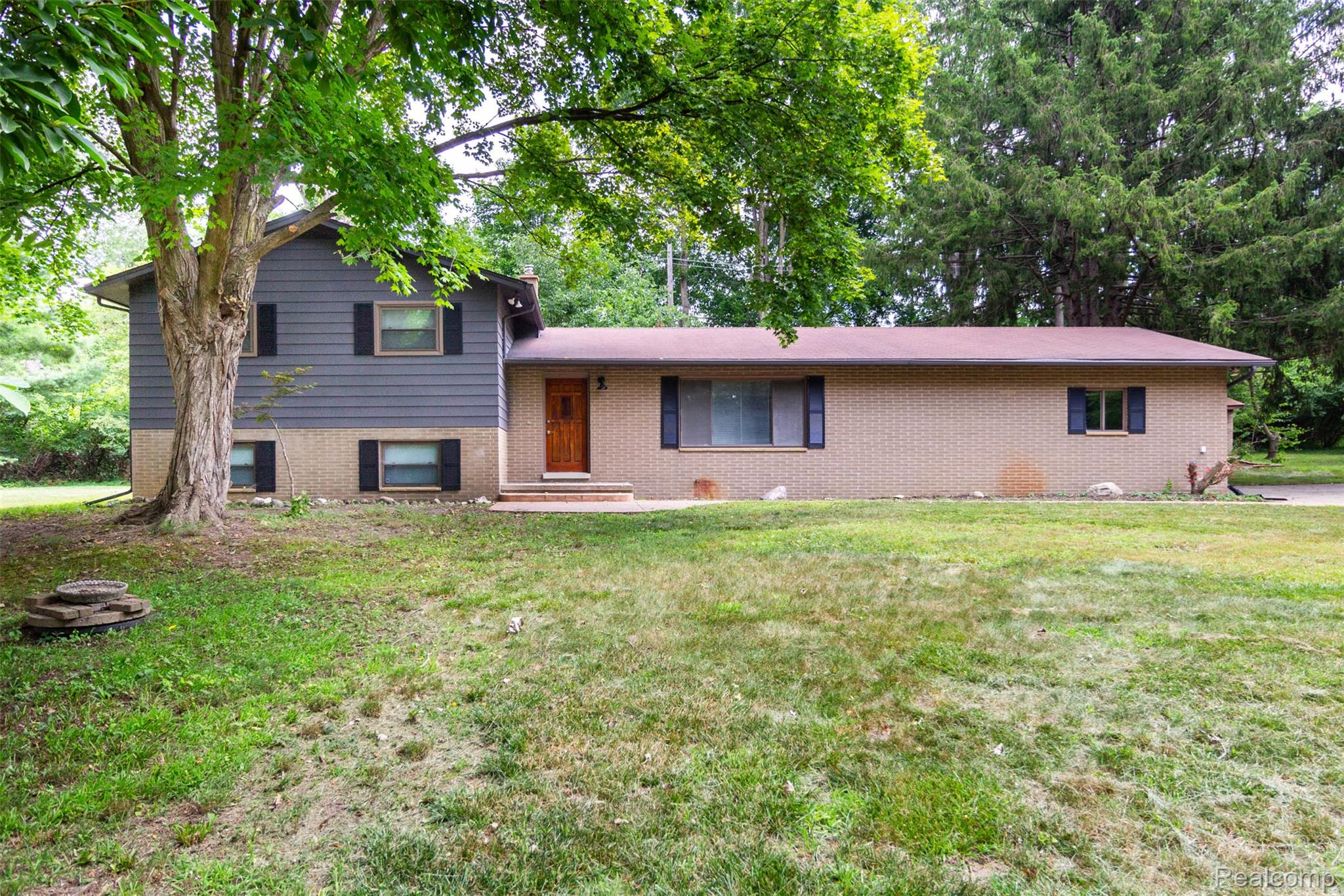 7580 Thornwood Street — photo