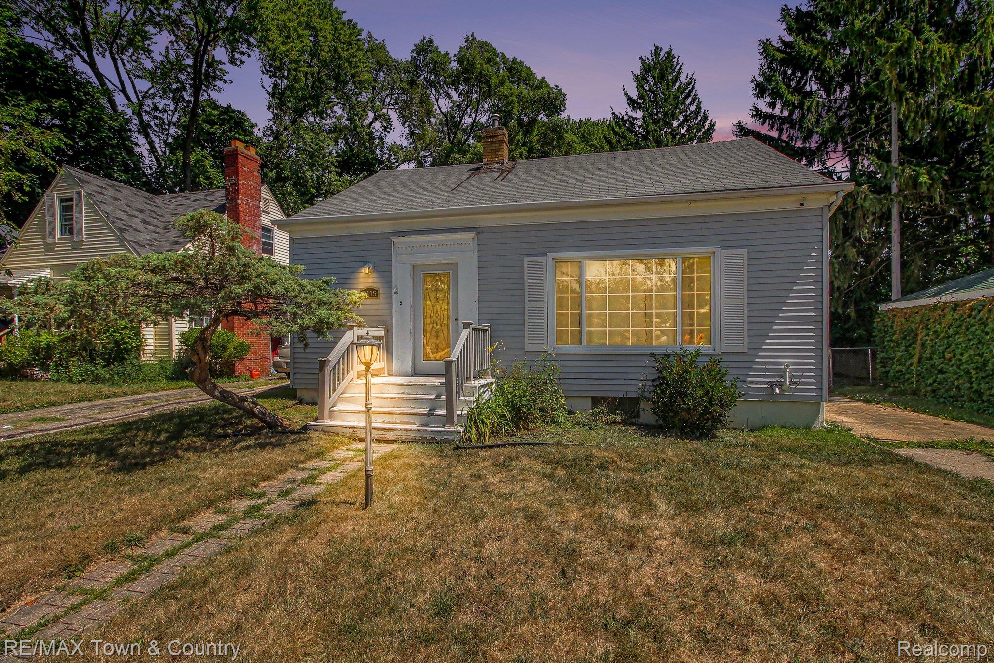 1115 E Vernon Drive — photo