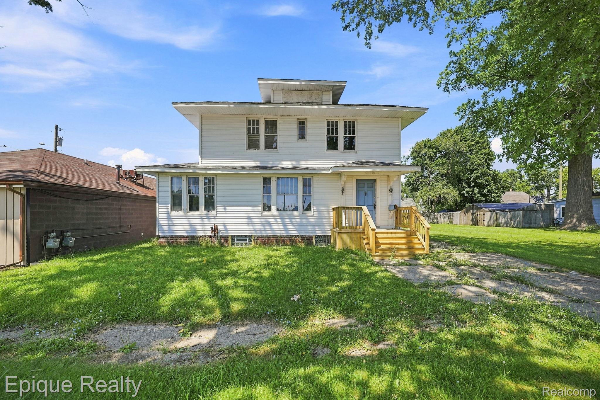 1311 Scott Avenue — photo