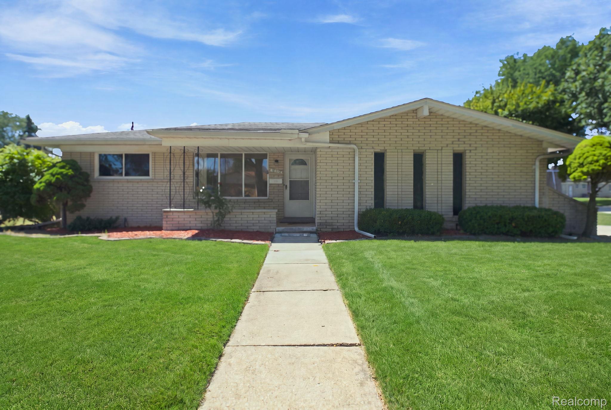 36759 Wayne Drive — photo