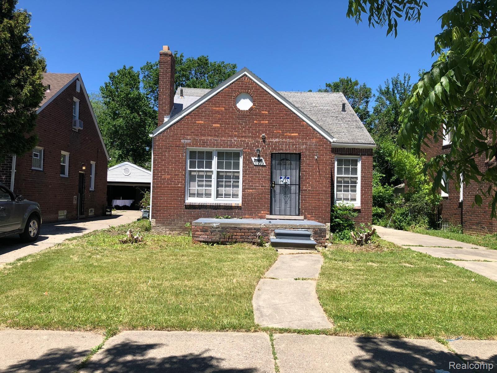 11635 Beaconsfield Street — photo