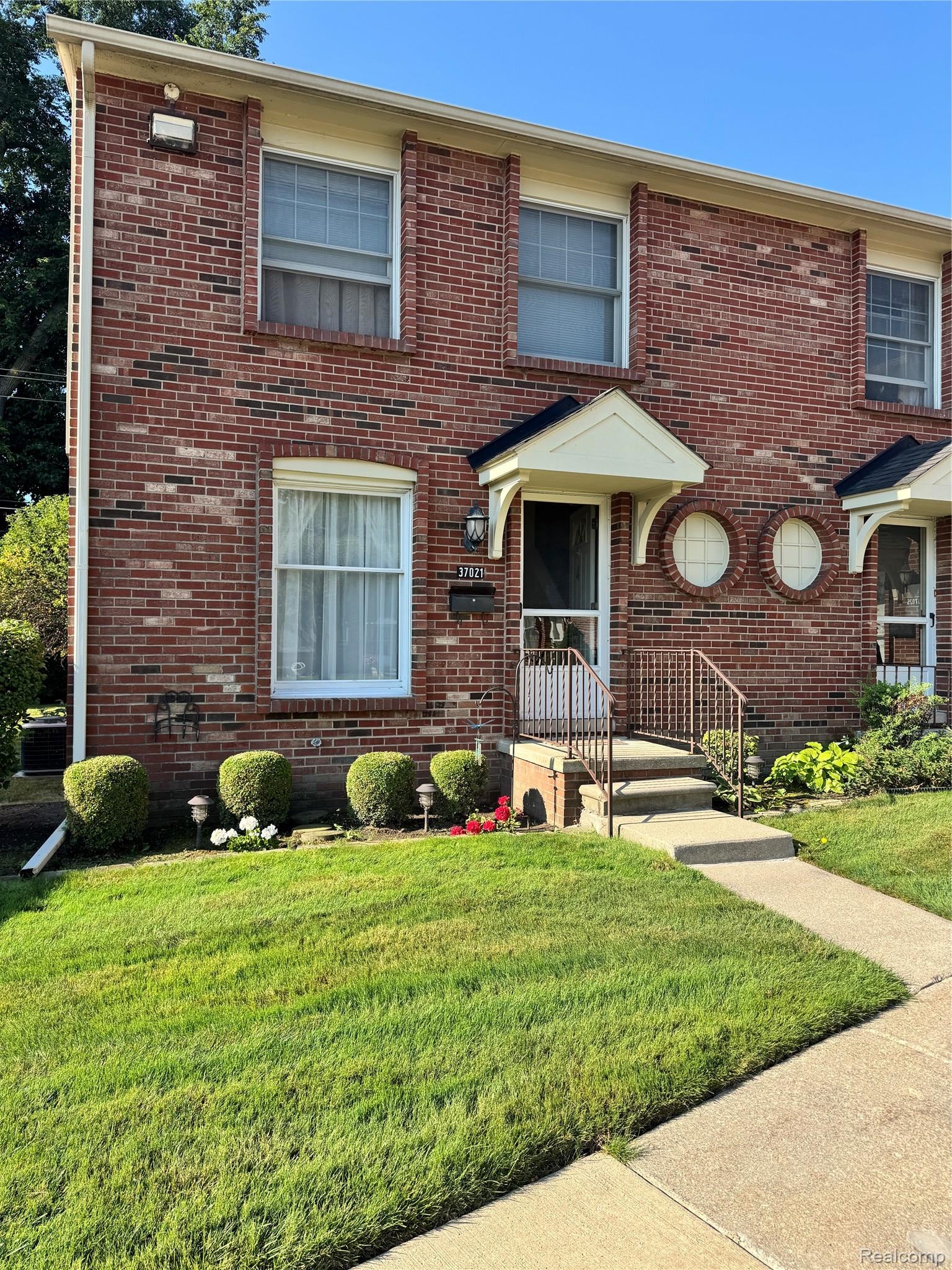 37021 Charter Oaks Boulevard 14 — photo