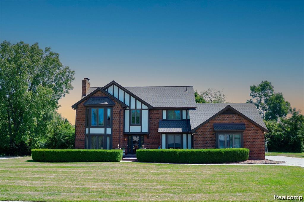 6651 Arlington Drive — photo